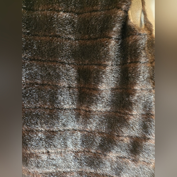 Harvey Faircloth Faux Fur Mink Vest Size 2 - Picture 11 of 11